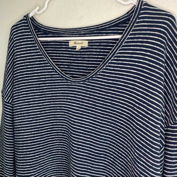 MADEWELL V-NECK BUBBLE-SLEEVE SWEATSHIRT IN BLUE - Picture 4 of 6